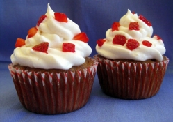 Strawberry and cream cupcakes