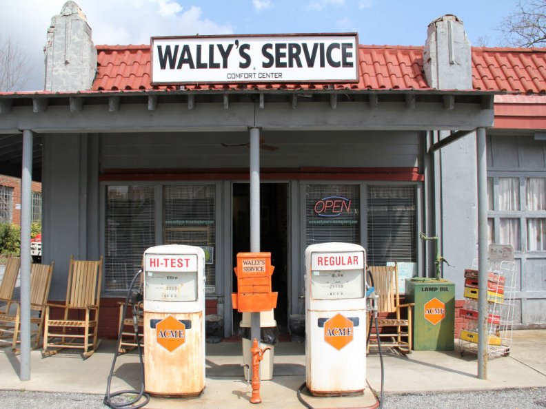 wallys_service_station.jpg