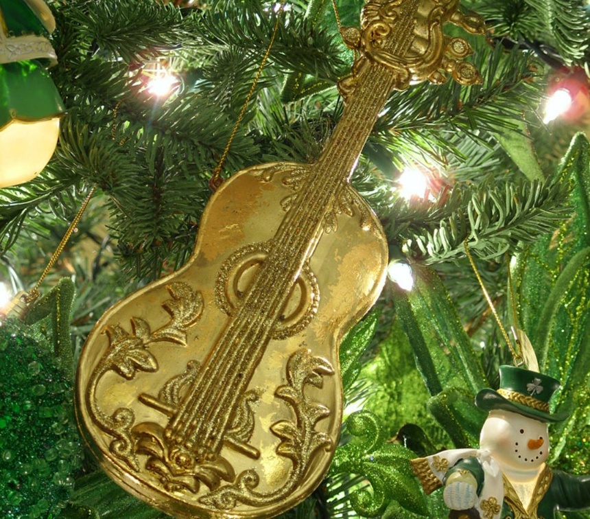 Violin decoration