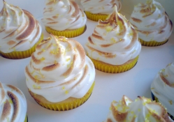 Lemon cupcakes for Inspi