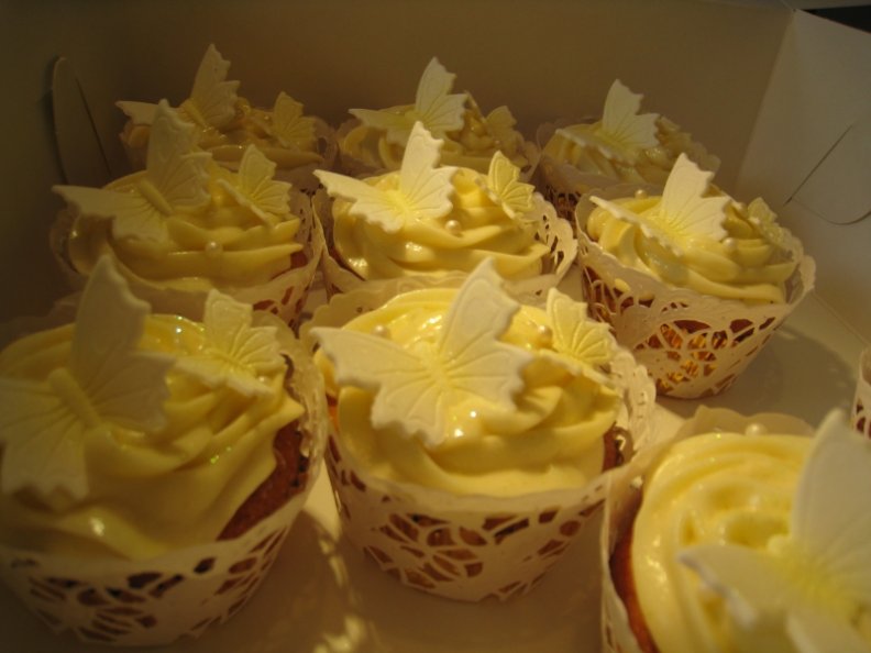 lemon_cupcakes.jpg