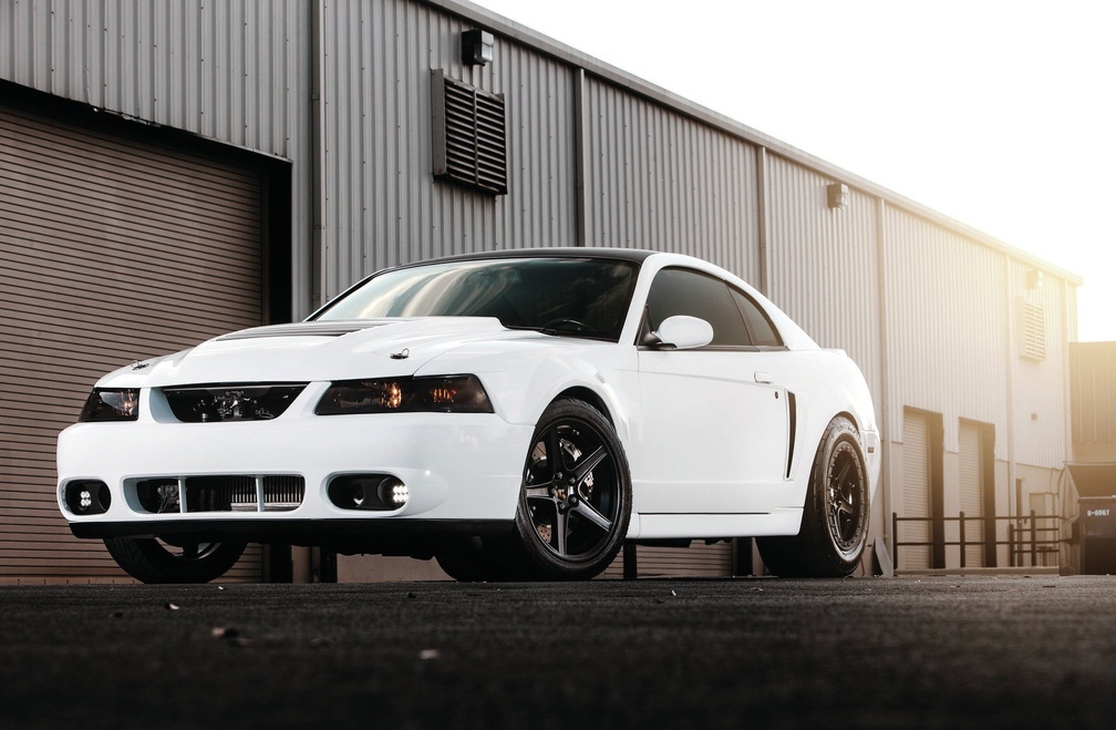 2000_Ford_Mustang_GT