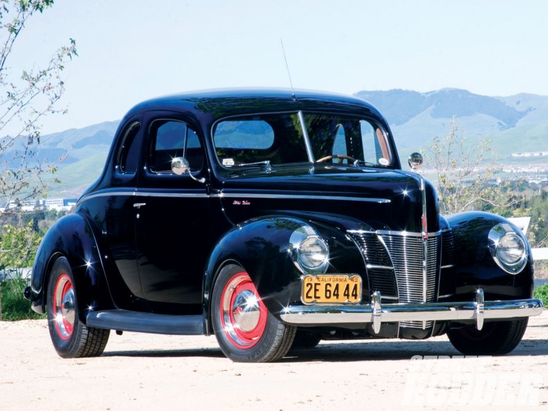 1940_ford_deluxe_coupe.jpg