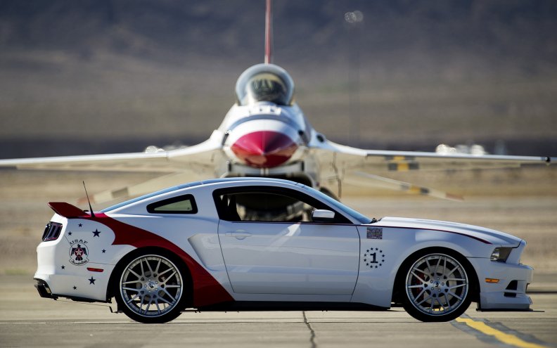 ford_mustang_front_of_jet.jpg