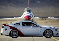 FORD MUSTANG FRONT OF JET