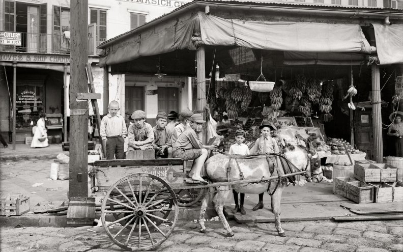 vintage_french_market_in_black_and_white.jpg
