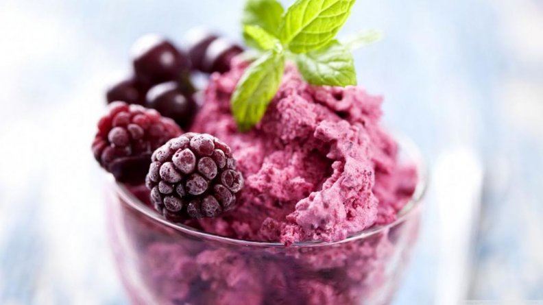 berries_ice_cream.jpg