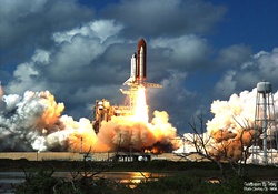 Space Shuttle Launch 1600x1200