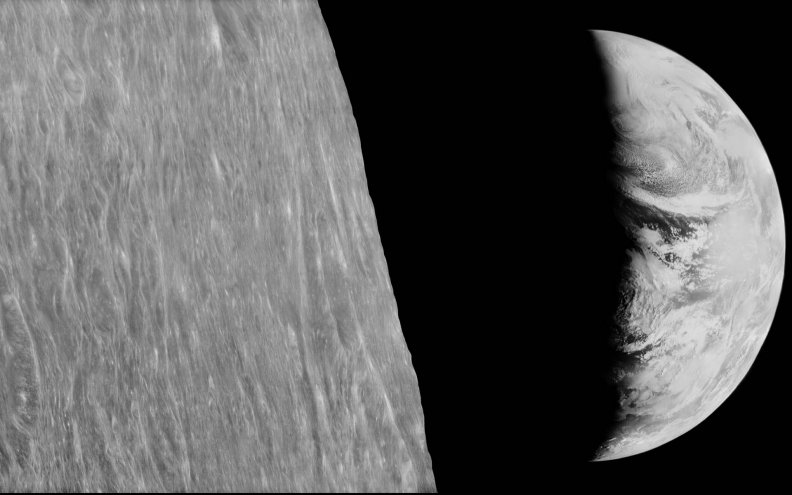 Луна ком дип. 1966 Году аппаратом Lunar Orbiter плоская земля. Мужчина Луны фото. Луна в ОАЭ фото.