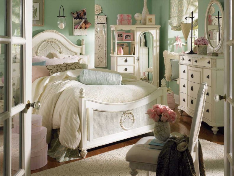 vintage_bedroom.jpg