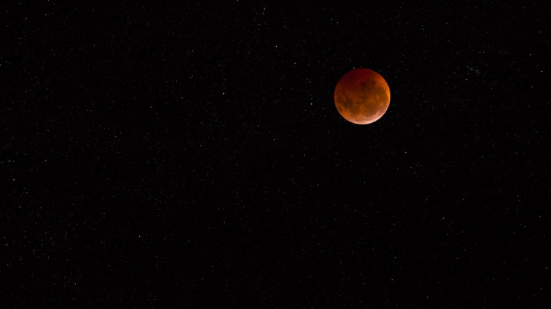lunar_eclipse_with_stars.jpg