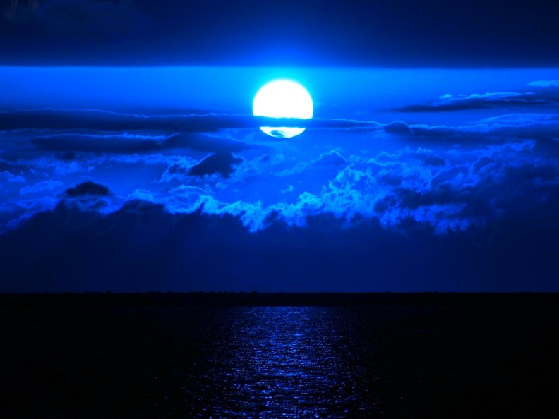 blue_moon_night.jpg