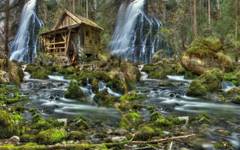 waterfalls_and_old_mill.jpg