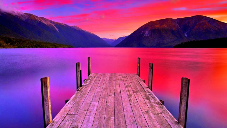 lake_with_red_sunset.jpg