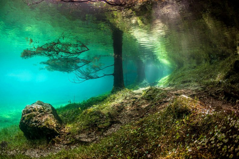green_lake_underwater_world_5.jpg