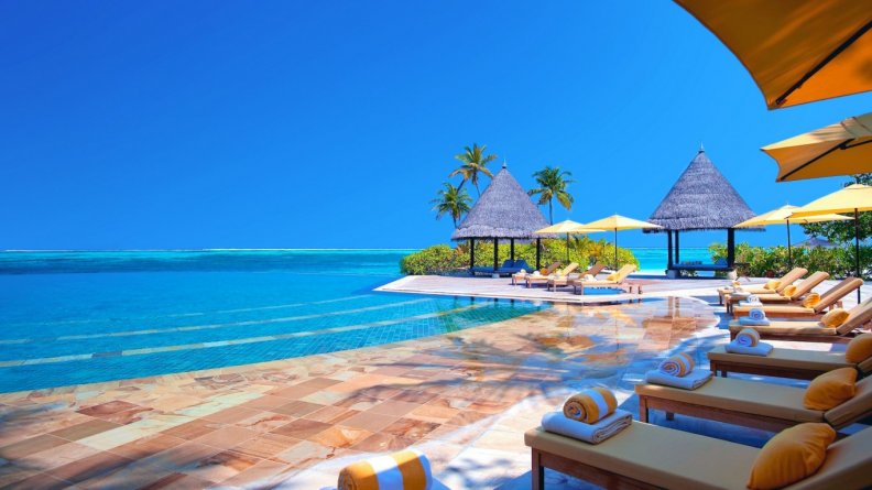 maldives_resort_pool.jpg