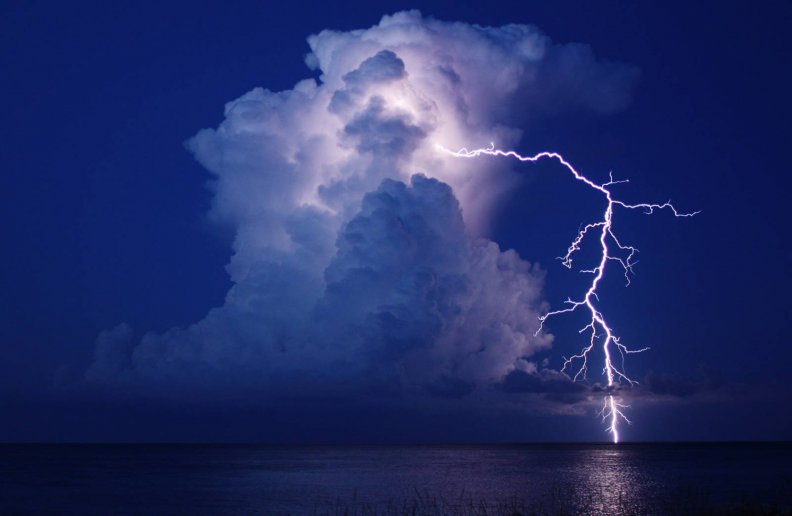 lightning_cloud.jpg