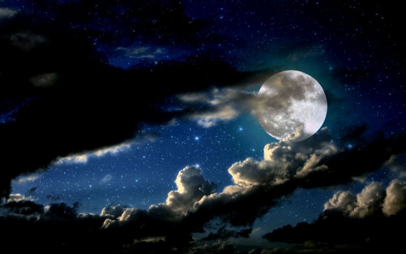 full_moon_in_the_starry_sky.jpg