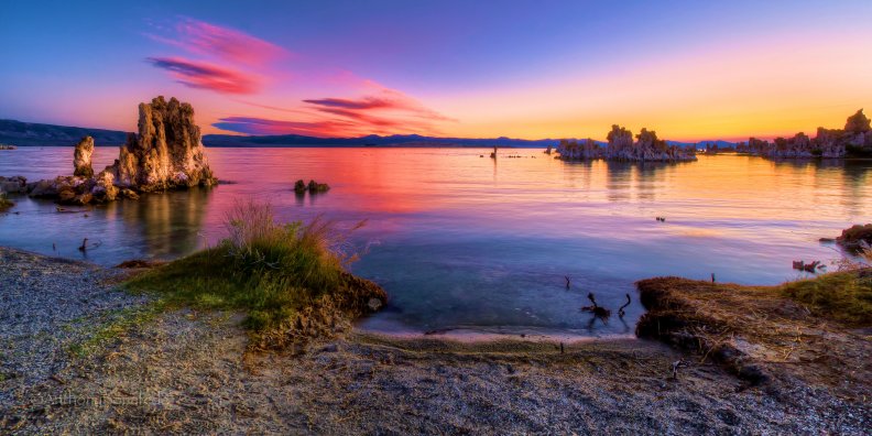 sunset_at_mono_lake_california.jpg