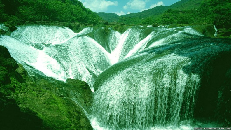 amazing_waterfalls.jpg