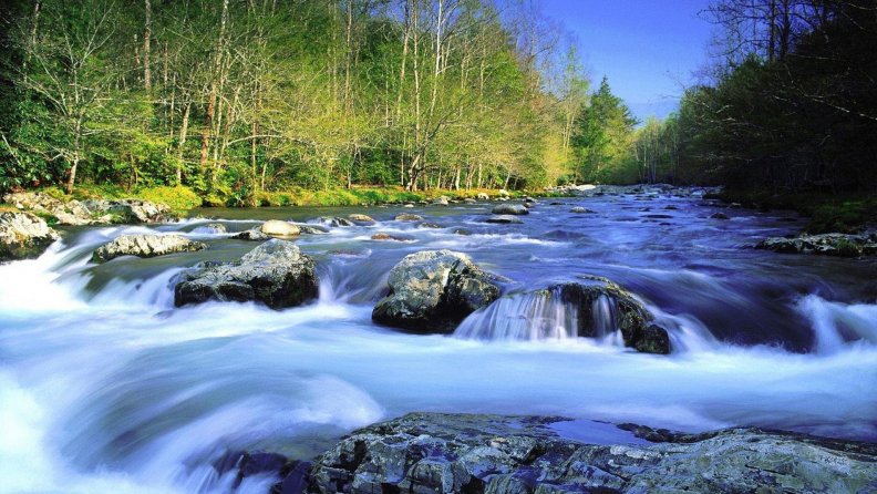 lovely_fast_flowing_river.jpg