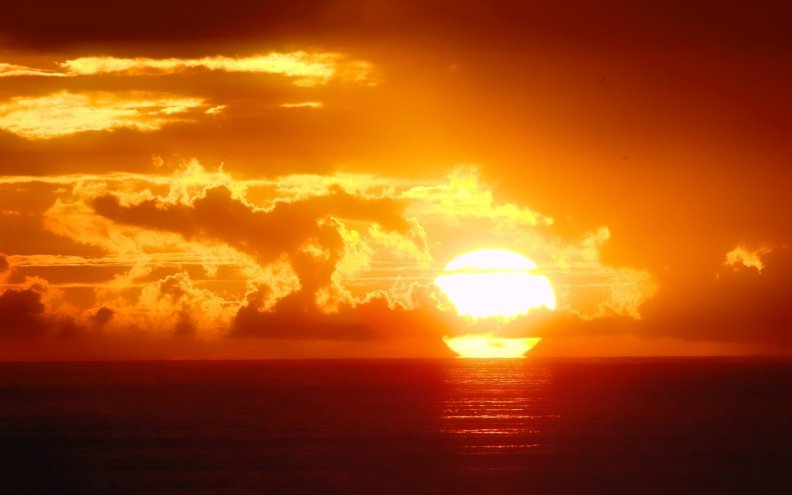 sunset_over_ocean.jpg
