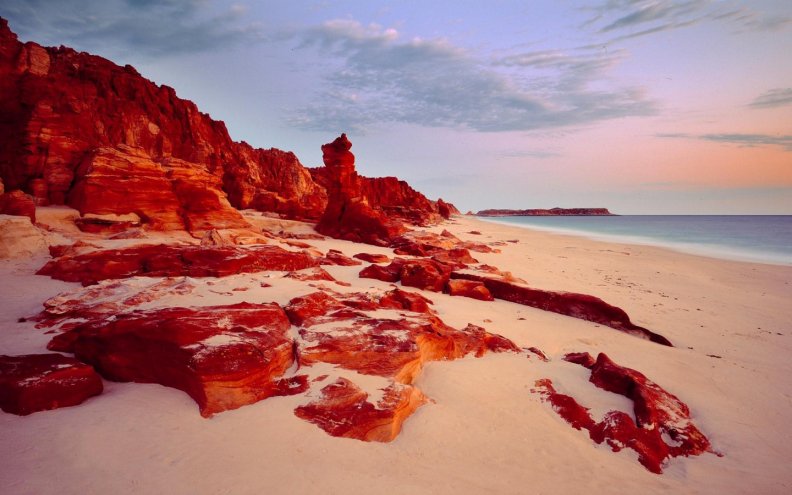 red_rocks_beach.jpg