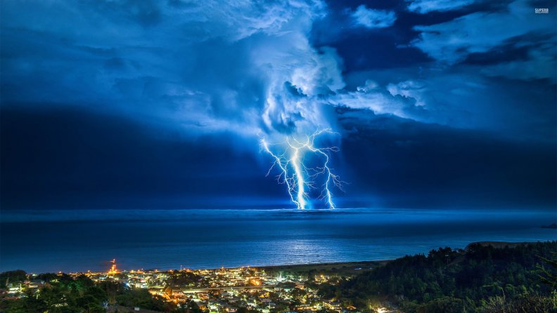 thunderstorm_over_ocean.jpg