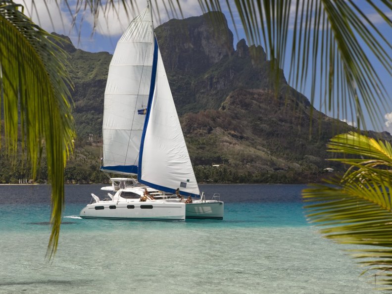 sailboat_and_palms_in_tahiti.jpg