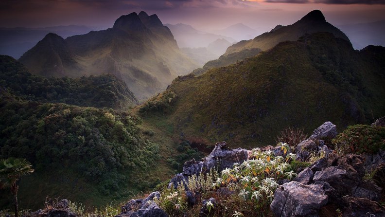 magnificent_mountainscape_in_thailand_hdr.jpg