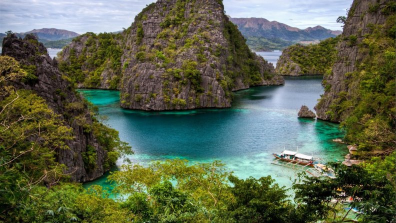 fantastic_archipelago_in_the_philippines_hdr.jpg