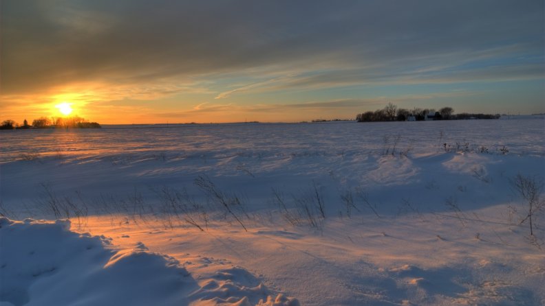 sunset_over_winter_landscape.jpg