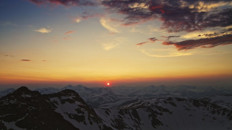 lovely_mountain_range_at_sunset.jpg