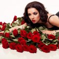 * Beauty  and red roses *