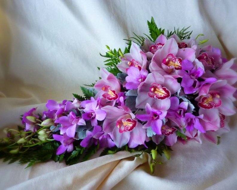 bouquet_of_purple_orchids.jpg