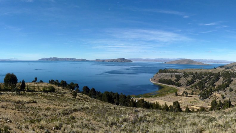marvelous_lake_titicaca_between_peru_and_bolivia.jpg