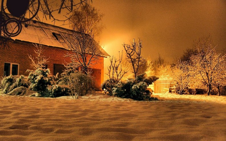 barn_house_on_a_snowy_winter_night.jpg