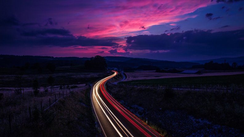 light_on_highway_in_long_exposure_at_twilight.jpg