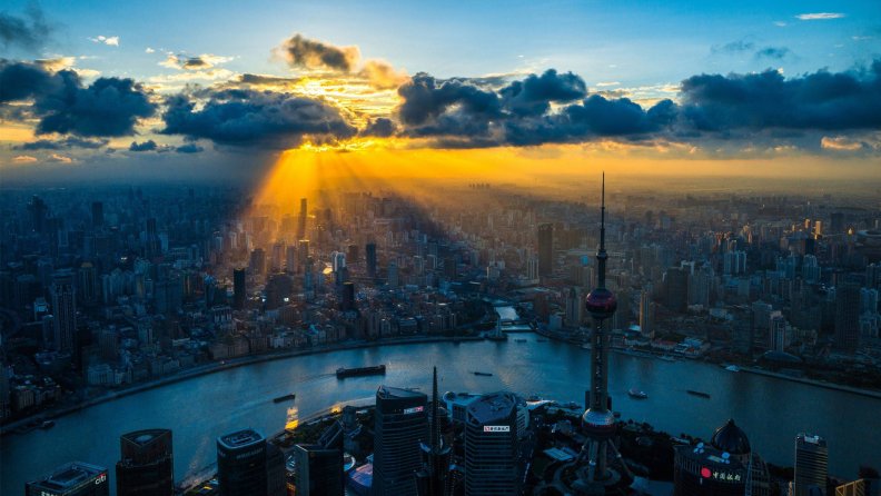 magnificent_sunbeams_over_shanghi_china_hdr.jpg