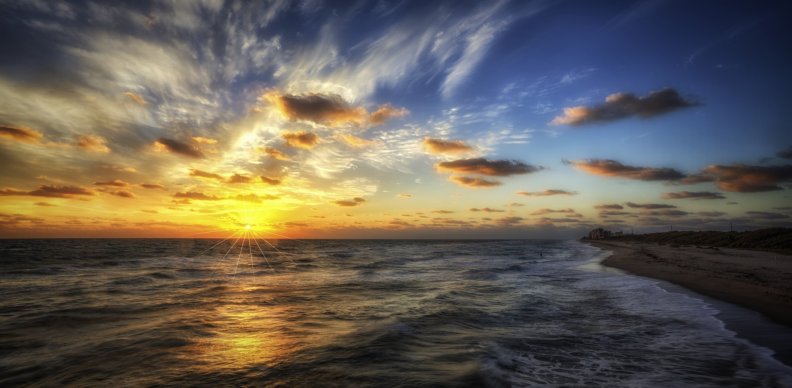 beautiful_sunset_over_the_ocean.jpg
