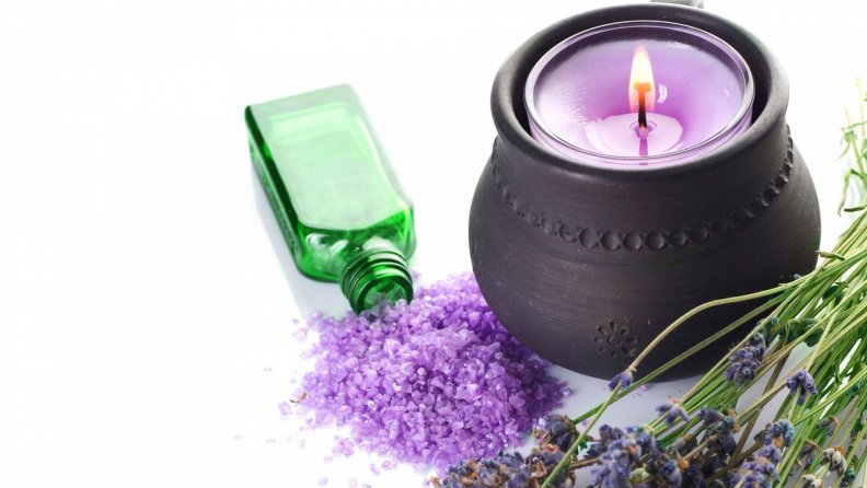 relaxing_lavender_candle.jpg