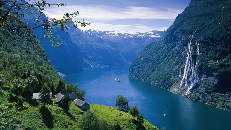 spectacular_view_of_a_norwegian_fjord.jpg