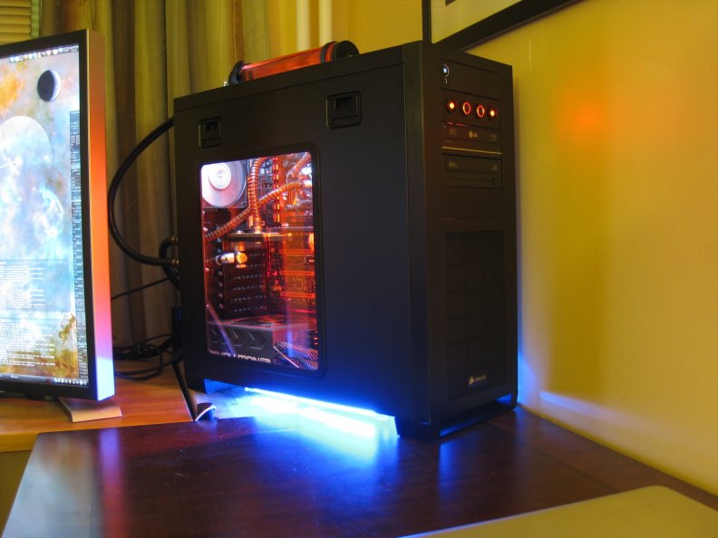 my_personal_liquid_cooling_gaming_pc.jpg