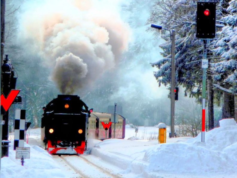 train_in_winter.jpg