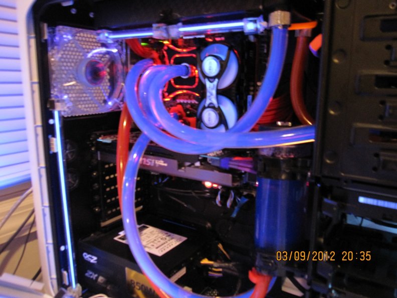 liquid_cooling_pc_build_by_me.jpg