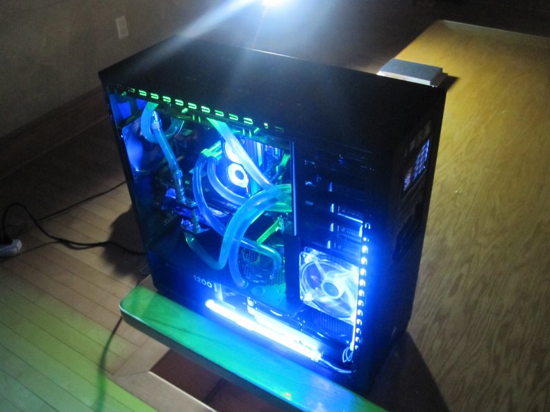 liquid_cooling_pc_build_by_me.jpg