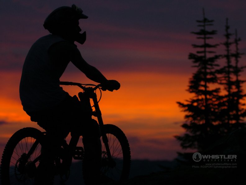 mountain_bike_at_sunset.jpg