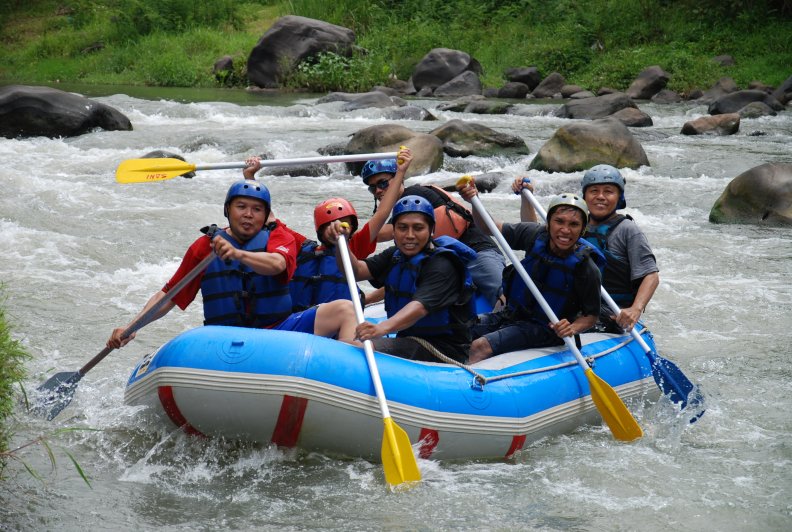 ello_rafting_adventure_in_central_java_indonesia.jpg