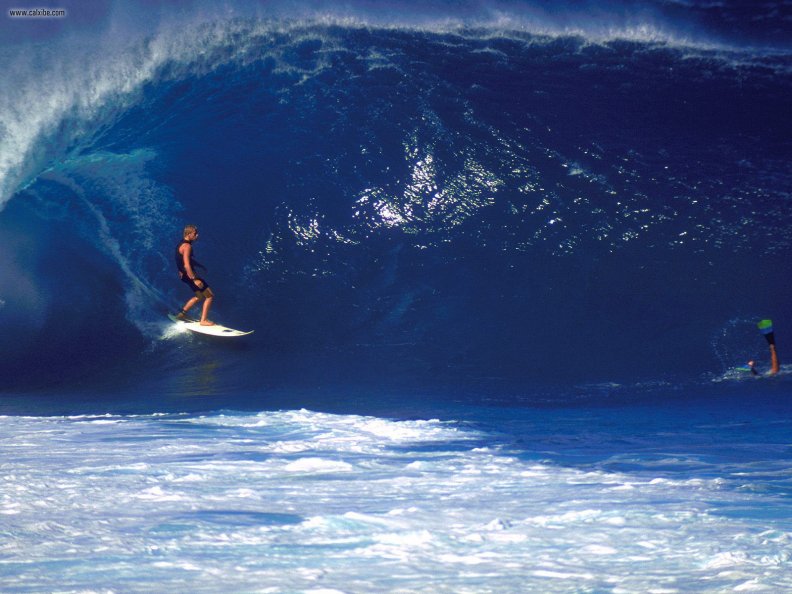 surfing_at_pipeline_hawaii.jpg