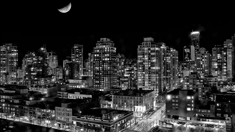 moon_over_vancouver_hdr.jpg